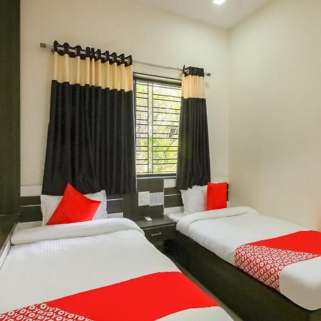Dhule Hotel O Unique Inn מראה חיצוני תמונה