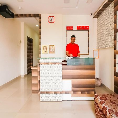 Dhule Hotel O Unique Inn מראה חיצוני תמונה