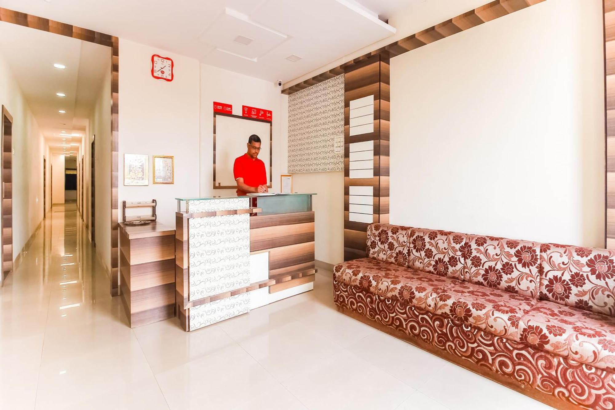 Dhule Hotel O Unique Inn מראה חיצוני תמונה