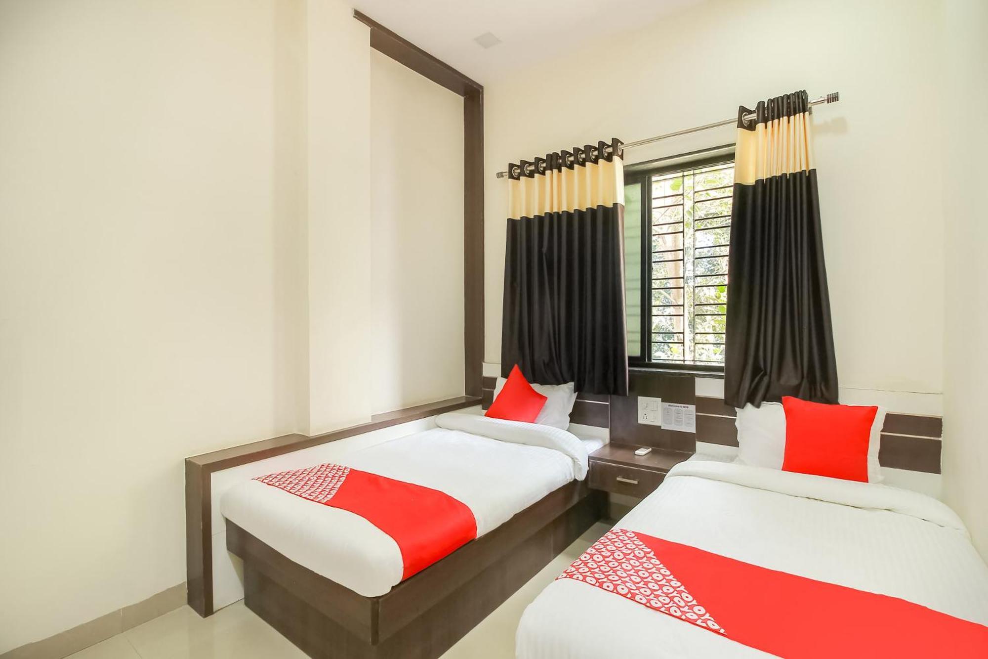 Dhule Hotel O Unique Inn מראה חיצוני תמונה