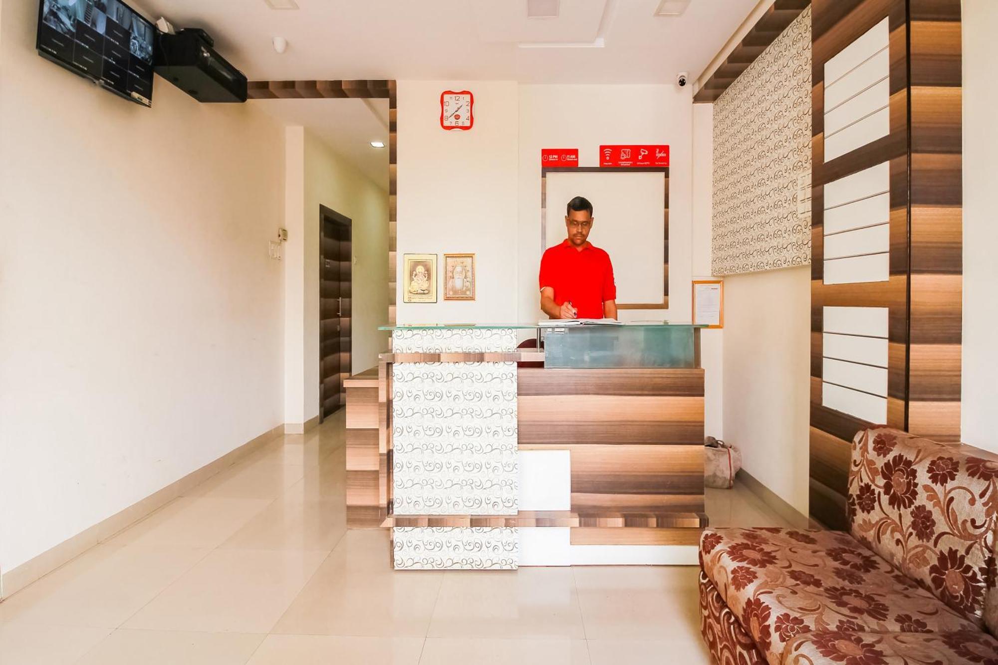 Dhule Hotel O Unique Inn מראה חיצוני תמונה
